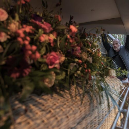 <b>“Beelden blijven, zelfs als het leven los laat”</b> <br>Hilda Wessels interviewt uitvaartfotografe Daphne Kleine.