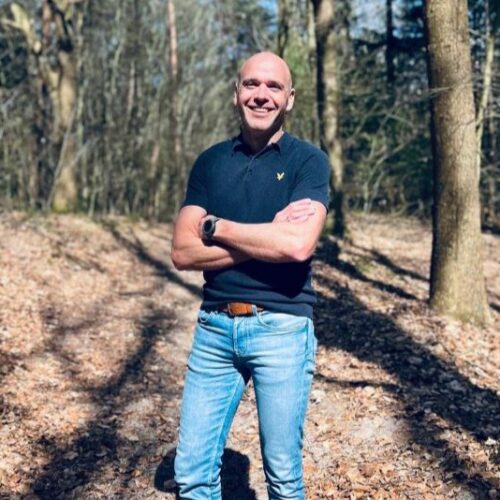 <b>Eén zin kan een leven in tweeën delen</b> <br>Rouwexpert Lars de Jong beantwoordt drie vragen over rouw en verlies.