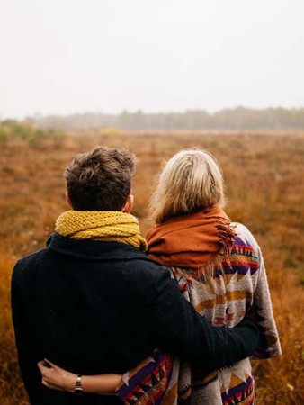 Daten na het verlies van je partner Hoe ga je om met de liefde na de dood van je partner? Dit artikel bespreekt uitdagingen die een nieuwe relatie met zich mee kunnen brengen.