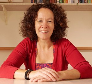 Rouw gaat over meer dan de dood Rouwexpert Tanja van Roosmalen beantwoordt drie vragen over rouw en verlies.