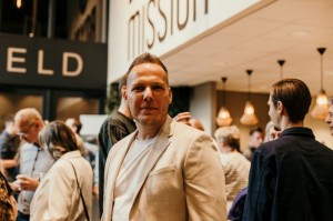 Rouw laat zich niet vangen in een schema  Rouwexpert Bjorn Visser beantwoordt drie vragen over rouw en verlies.