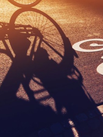 Overgaan en doorfietsen  Caroline Perrée vertelt in deze column over de ‘zondagavond’ momenten in haar rouw.