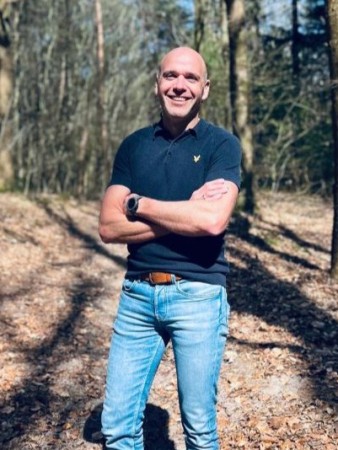 Eén zin kan een leven in tweeën delen Rouwexpert Lars de Jong beantwoordt drie vragen over rouw en verlies.